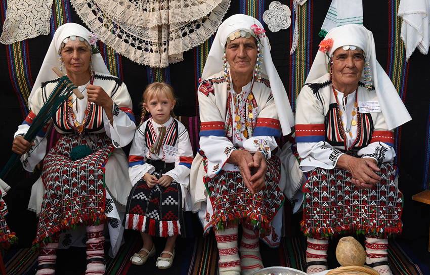 Фотовыставка «Древние обычаи и традиции Болгарии» открывается в Сыктывкаре